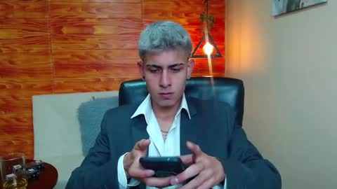 Snapshot of bastiaan_28 chatting on 12/17/24, 11:59 Bastian online show from 12/17/24, 11:59