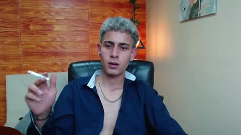 Snapshot of bastiaan_28 chatting on 12/19/24, 10:34 Bastian online show from 12/19/24, 10:34