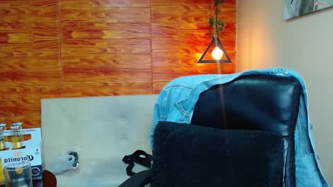 Snapshot of bastiaan_28 chatting on 12/22/24, 06:17 Bastian online show from 12/22/24, 06:17