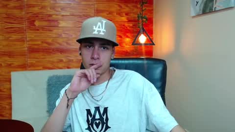 Snapshot of bastiaan_28 chatting on 12/24/24, 11:55 Bastian online show from 12/24/24, 11:55