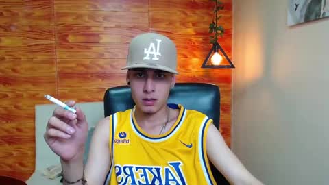 Snapshot of bastiaan_28 chatting on 12/28/24, 07:22 Bastian online show from 12/28/24, 07:22