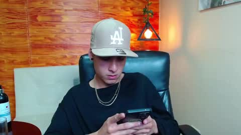 Snapshot of bastiaan_28 chatting on 12/31/24, 10:58 Bastian online show from 12/31/24, 10:58