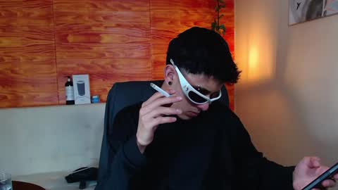 Snapshot of bastiaan_28 chatting on 02/07/25, 07:29 Bastian online show from 02/07/25, 07:29