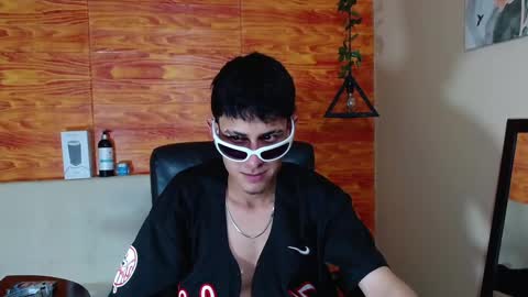 Snapshot of bastiaan_28 chatting on 02/12/25, 09:20 Bastian online show from 02/12/25, 09:20