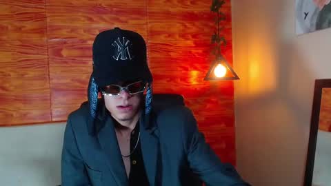 Snapshot of bastiaan_28 chatting on 02/16/25, 03:04 Bastian online show from 02/16/25, 03:04