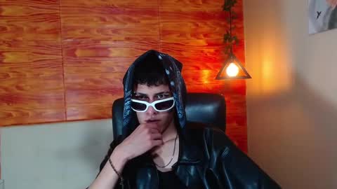 Snapshot of bastiaan_28 chatting on 02/17/25, 06:20 Bastian online show from 02/17/25, 06:20