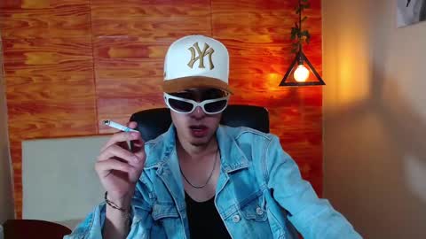 Snapshot of bastiaan_28 chatting on 02/19/25, 06:11 Bastian online show from 02/19/25, 06:11