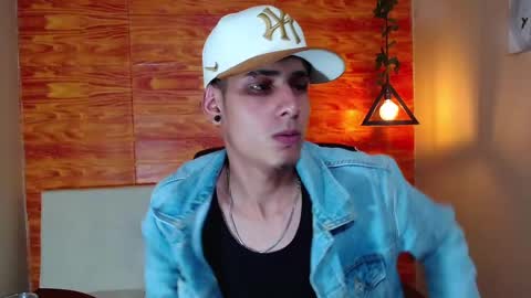 Snapshot of bastiaan_28 chatting on 02/19/25, 09:17 Bastian online show from 02/19/25, 09:17