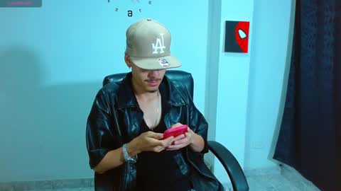 Snapshot of bastiaan_28 chatting on 09/19/25, 02:02 Bastian online show from 09/19/25, 02:02