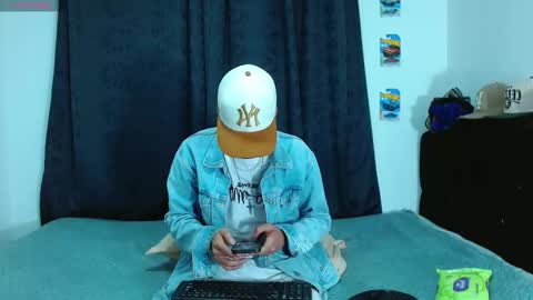 Snapshot of bastiaan_28 chatting on 11/11/25, 03:39 Bastian online show from 11/11/25, 03:39