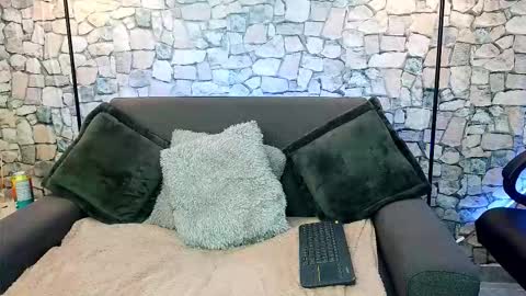 Snapshot of bastiaan_28 chatting on 11/21/25, 04:55 Bastian online show from 11/21/25, 04:55