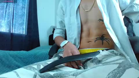 Snapshot of bastiaan_28 chatting on 12/20/25, 08:16 Bastian online show from 12/20/25, 08:16