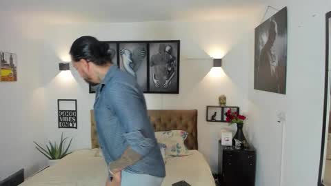 bastian_jones1 online show from 11/11/25, 01:38