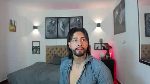 bastian_jones1 online show from 11/24/25, 11:59