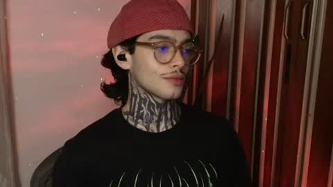 Snapshot of bastiel_ chatting on 06/17/26, 02:25 Bastiel online show from 06/17/26, 02:25