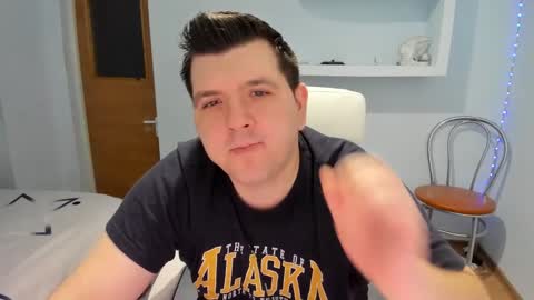 Snapshot of basystem8 chatting on 01/18/25, 01:29 BASY online show from 01/18/25, 01:29