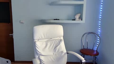 Snapshot of basystem8 chatting on 02/26/25, 01:19 BASY online show from 02/26/25, 01:19