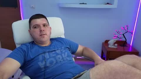 Snapshot of basystem8 chatting on 09/12/25, 01:00 BASY online show from 09/12/25, 01:00