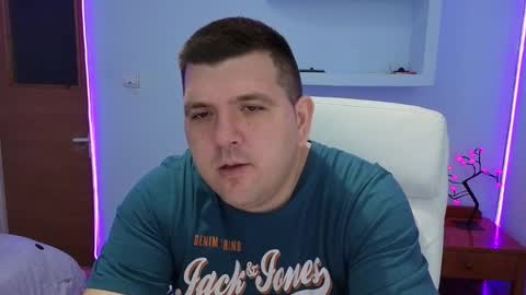 Snapshot of basystem8 chatting on 09/15/25, 02:33 BASY online show from 09/15/25, 02:33