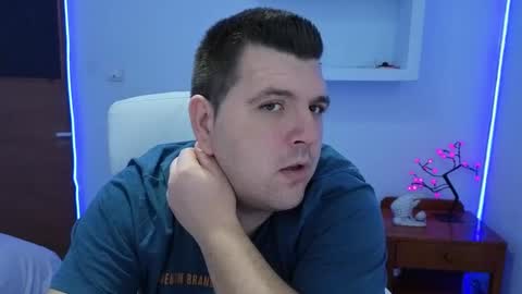 Snapshot of basystem8 chatting on 09/29/25, 03:33 BASY online show from 09/29/25, 03:33