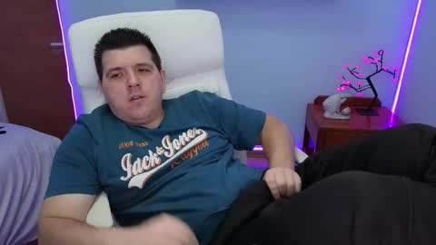 Snapshot of basystem8 chatting on 10/05/25, 06:01 BASY online show from 10/05/25, 06:01