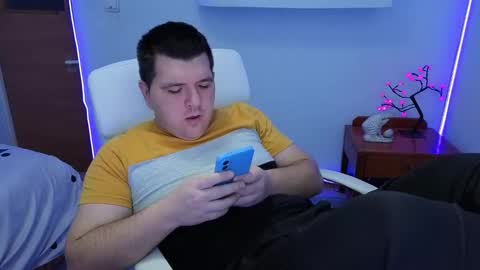 Snapshot of basystem8 chatting on 10/06/25, 02:53 BASY online show from 10/06/25, 02:53