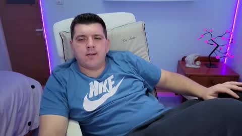 Snapshot of basystem8 chatting on 10/21/25, 03:02 BASY online show from 10/21/25, 03:02