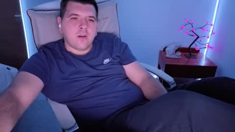 Snapshot of basystem8 chatting on 10/24/25, 02:52 BASY online show from 10/24/25, 02:52