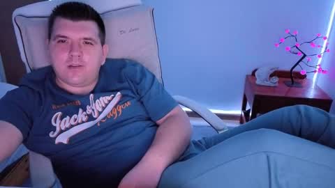 Snapshot of basystem8 chatting on 10/25/25, 04:53 BASY online show from 10/25/25, 04:53