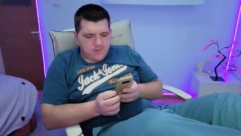 Snapshot of basystem8 chatting on 10/25/25, 05:08 BASY online show from 10/25/25, 05:08