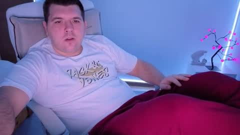 Snapshot of basystem8 chatting on 10/30/25, 03:41 BASY online show from 10/30/25, 03:41