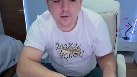 Snapshot of basystem8 chatting on 11/03/25, 03:41 BASY online show from 11/03/25, 03:41