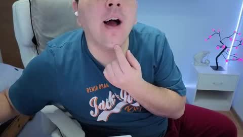 Snapshot of basystem8 chatting on 11/06/25, 04:13 BASY online show from 11/06/25, 04:13