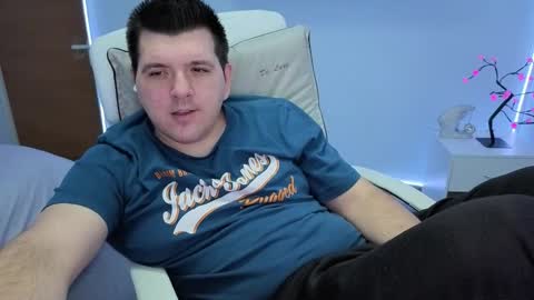 Snapshot of basystem8 chatting on 11/10/25, 04:33 BASY online show from 11/10/25, 04:33