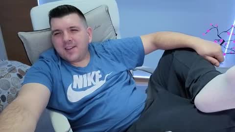 Snapshot of basystem8 chatting on 11/14/25, 04:44 BASY online show from 11/14/25, 04:44