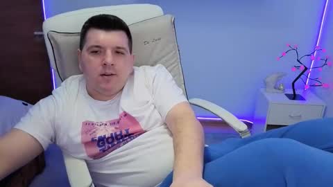 Snapshot of basystem8 chatting on 11/26/25, 04:13 BASY online show from 11/26/25, 04:13