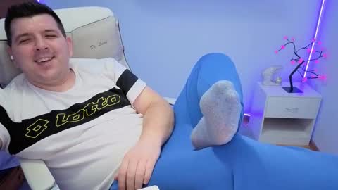 Snapshot of basystem8 chatting on 11/27/25, 04:31 BASY online show from 11/27/25, 04:31