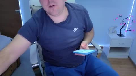 Snapshot of basystem8 chatting on 11/28/25, 04:37 BASY online show from 11/28/25, 04:37