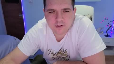 Snapshot of basystem8 chatting on 11/28/25, 04:42 BASY online show from 11/28/25, 04:42