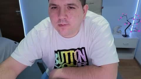 Snapshot of basystem8 chatting on 11/30/25, 06:28 BASY online show from 11/30/25, 06:28