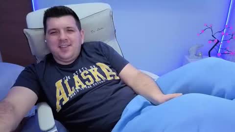 Snapshot of basystem8 chatting on 12/01/25, 05:07 BASY online show from 12/01/25, 05:07