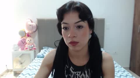 Snapshot of bat_777 chatting on 10/13/25, 12:32 Aron online show from 10/13/25, 12:32