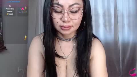 Snapshot of batari_giya chatting on 02/19/25, 04:55 Lara online show from 02/19/25, 04:55