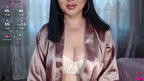 Snapshot of batari_giya chatting on 09/25/25, 04:38 Lara online show from 09/25/25, 04:38