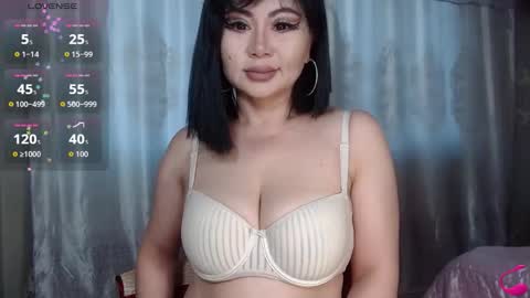 Snapshot of batari_giya chatting on 11/23/25, 03:06 Lara online show from 11/23/25, 03:06