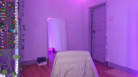 Snapshot of batarol0 chatting on 10/07/25, 02:36 mett online show from 10/07/25, 02:36
