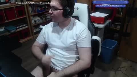 Snapshot of baterricky chatting on 11/29/25, 03:37 Ricky online show from 11/29/25, 03:37