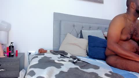 Idaly and Carlos online show from 09/13/25, 02:17