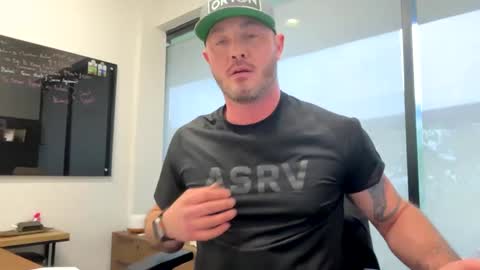 batman25326 online show from 02/12/25, 07:13