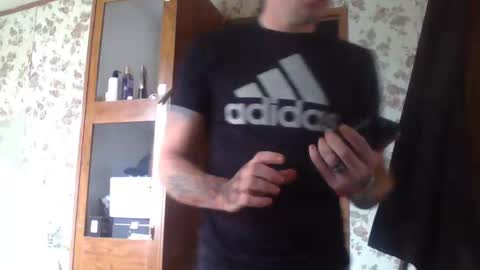 Snapshot of battlewolfxx chatting on 12/20/24, 07:28 battlewolfxx online show from 12/20/24, 07:28